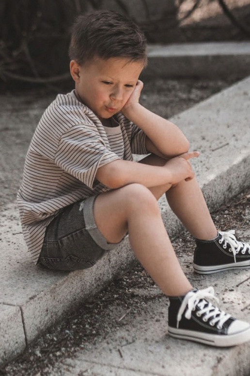 Musta tallaga lastejalatsid