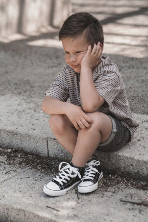 Musta tallaga lastejalatsid