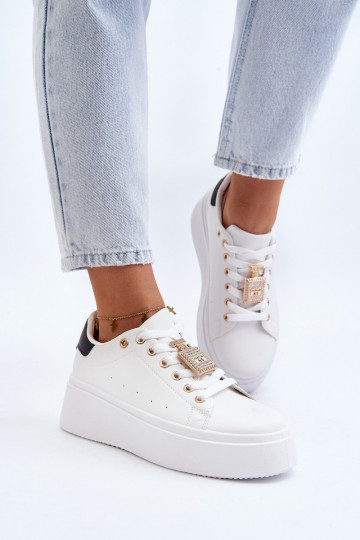 Sneakers tüüpi jalanõud...