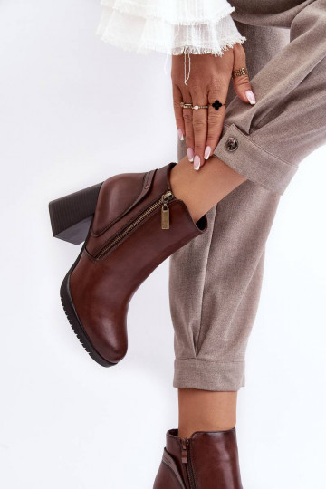 Kõrgete kontsadega saapad...