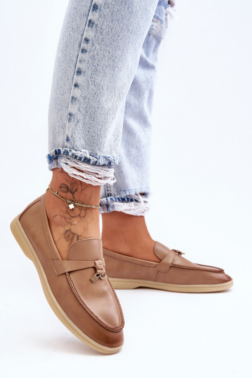 Naiste klassikalised lössijalatsid...