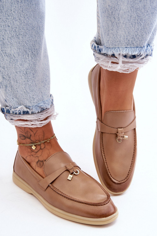 Naiste klassikalised lössijalatsid...