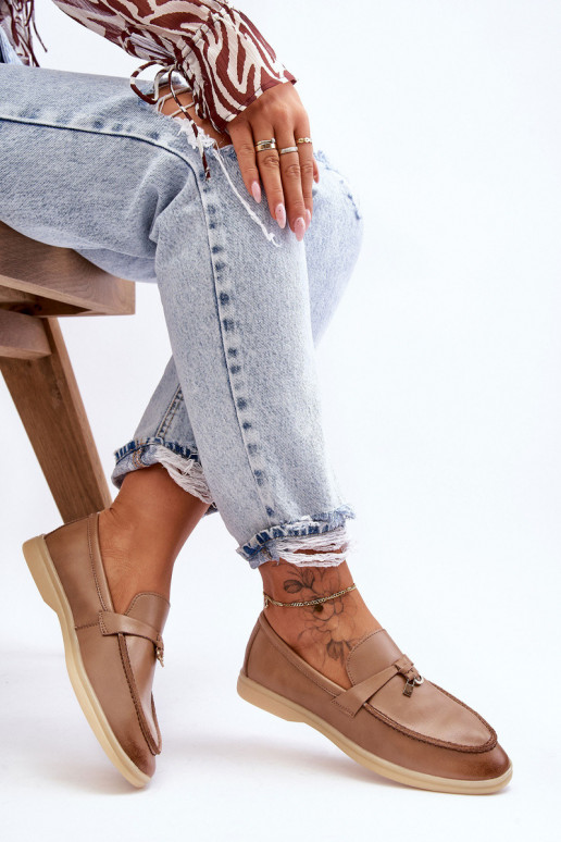 Naiste klassikalised lössijalatsid...