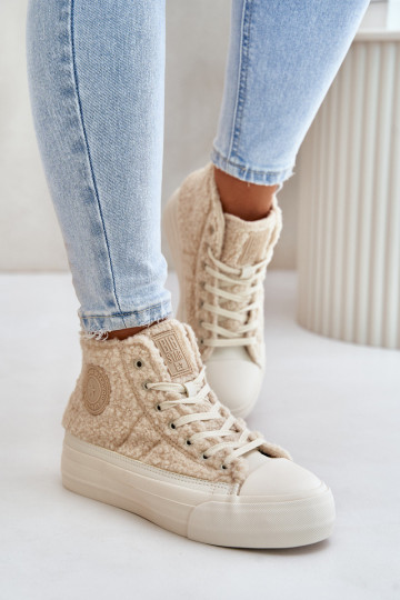 Voodriga naiste saapad...