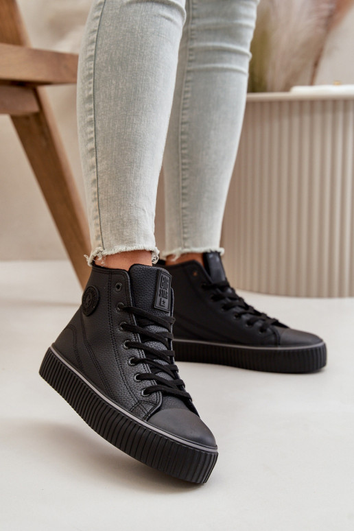 Naiste isolatsiooniga vabaaja...