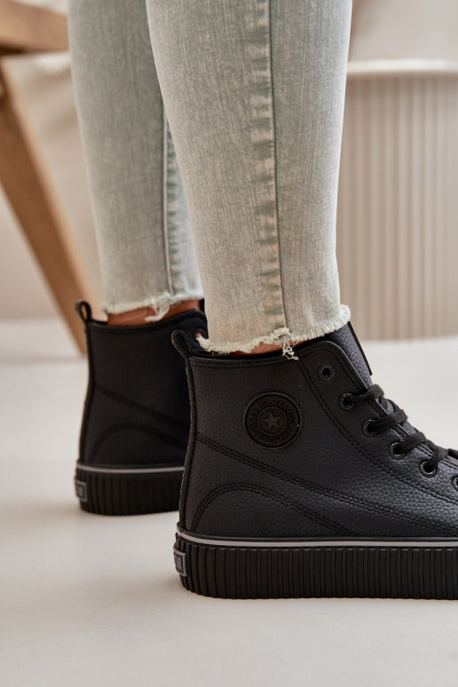 Naiste isolatsiooniga vabaaja...