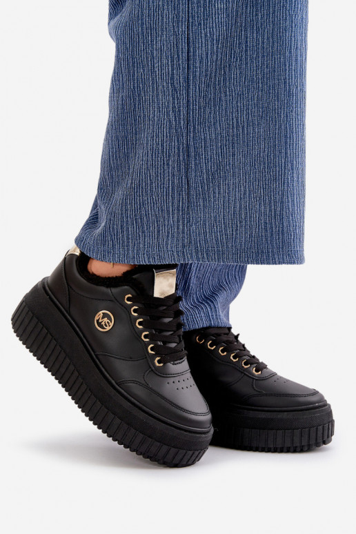 Sneaker-stiilis sportlikud jalatsid...