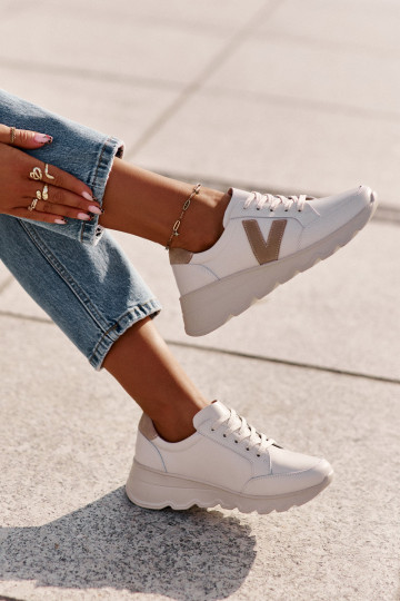 Pealhk spordijalatsid...