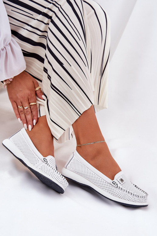 Valged nahast naiste mokasiinid...