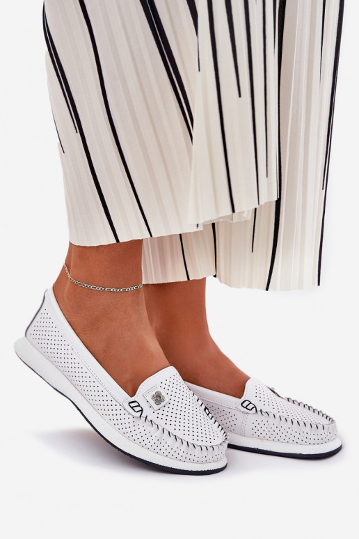 Valged nahast naiste mokasiinid...