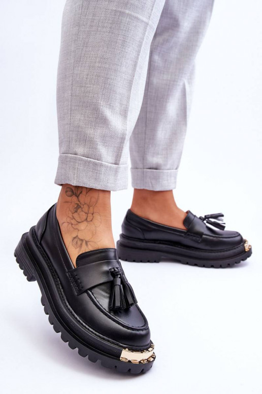 Klassikalise mudeli jalatsid...