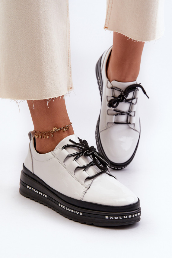 Valged platvormiga sneakers läikeefektiga, S.Barski LR592B