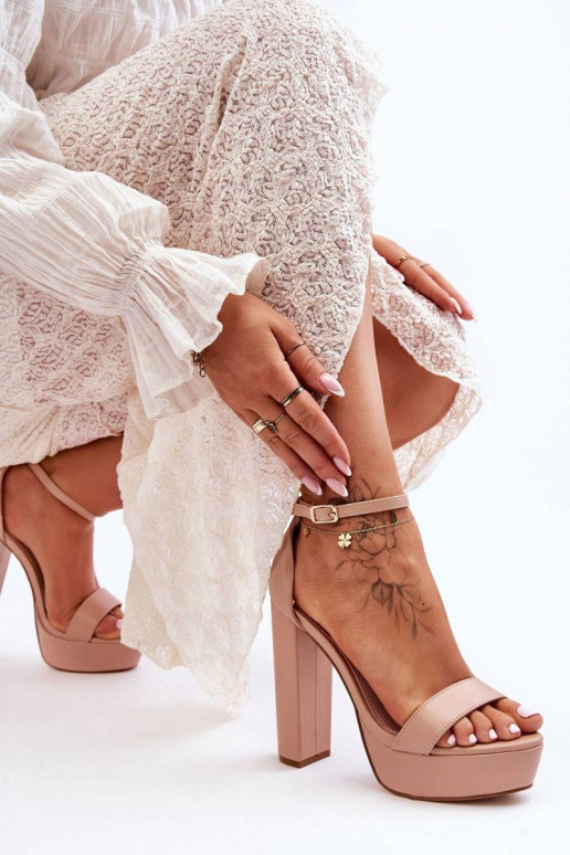 Kõrge kontsaga kingad kõrge kontsaga...