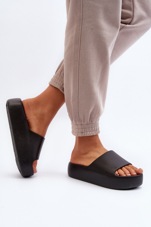 Naiste mustad plätud paksul...