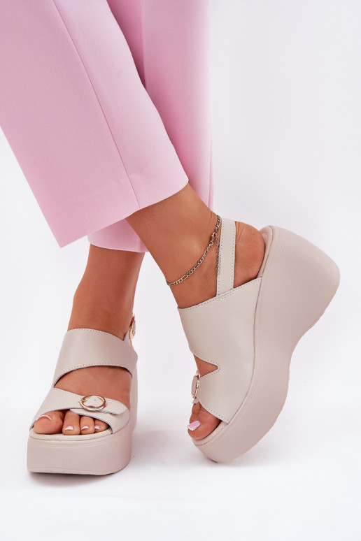 Beeži värvi naiste sandaalid...