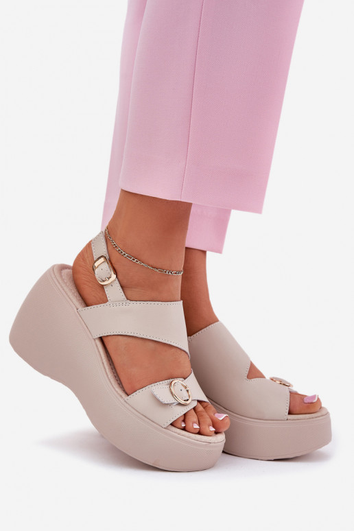 Beeži värvi naiste sandaalid...