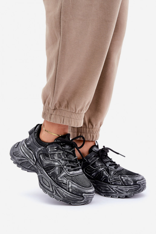 Must värv naiste spordijalatsid