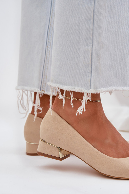 Liiva värv kingad madala kontsaga...