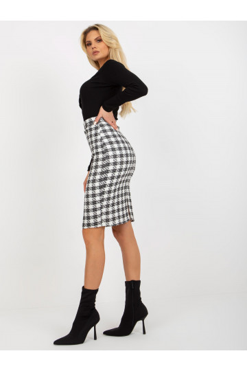 Must-valge ruuduline... 2