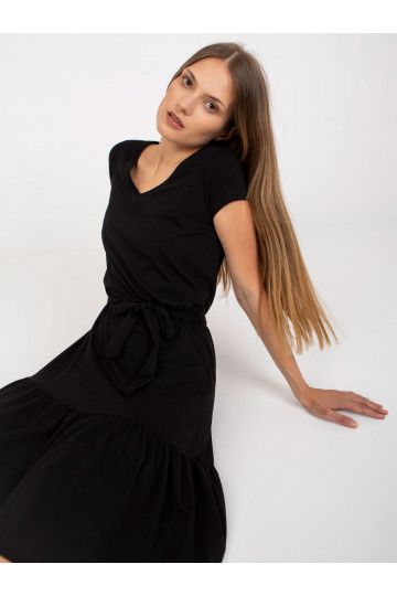 Must puuvillane põhikleit...