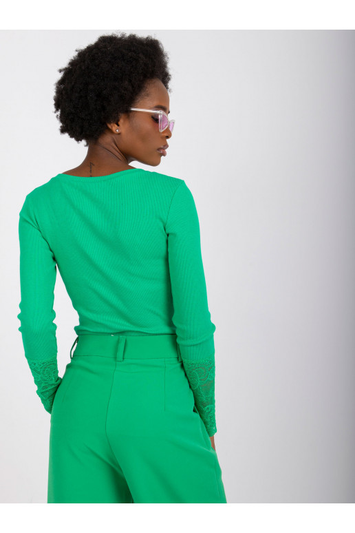 Roheline soonikuga pluus pitsiga...