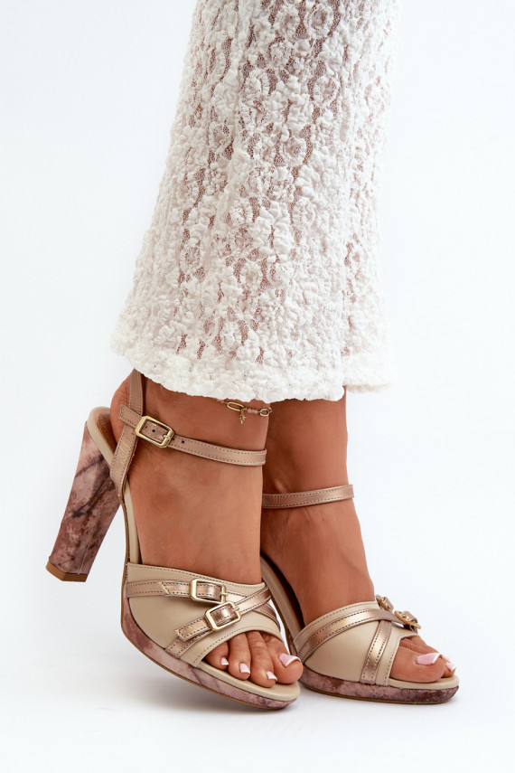 Nahk Naistesandaalid Maciejka 06564-22 beeži värvi-Kuldset värvi