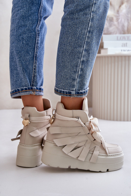 Nahk Sneakers tüüpi jalanõud Naiselik platvormiga CheBello 4561 beeži värvi