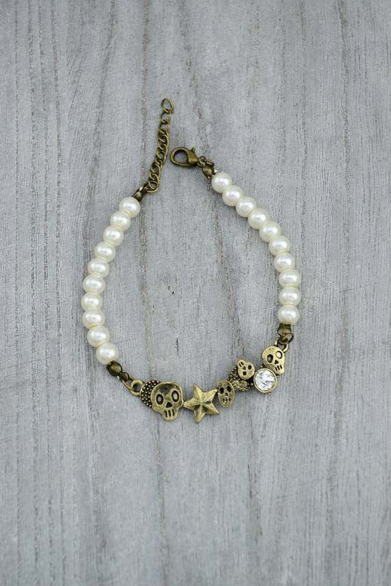 KÄEVÕRU "White Spells"