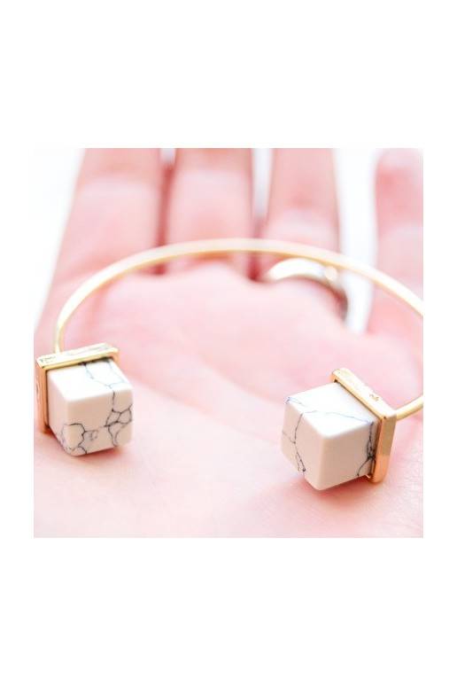 KÄEVÕRU "Minimalist White Marble Cuff Bracelet"