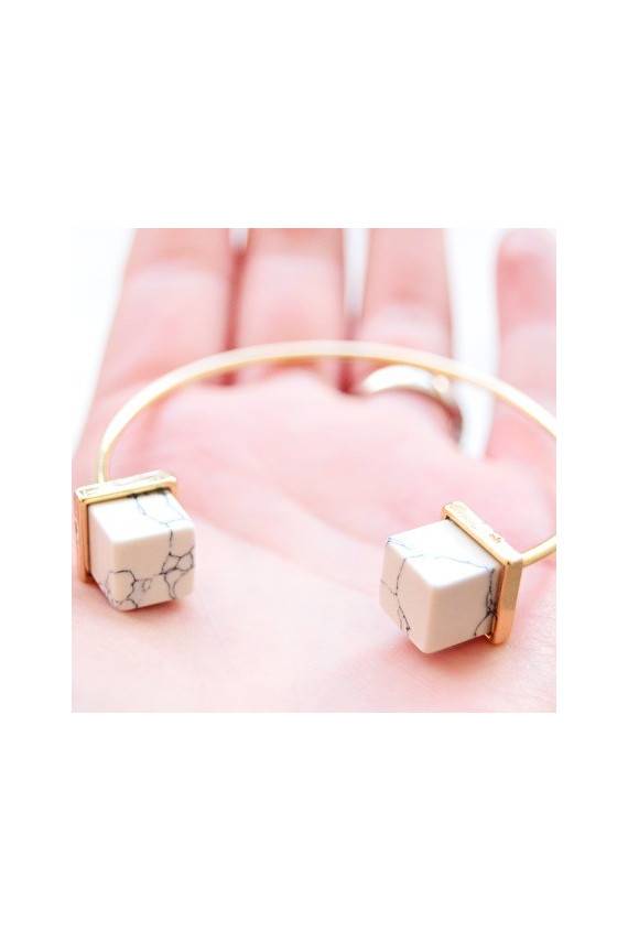KÄEVÕRU "Minimalist White Marble Cuff Bracelet"