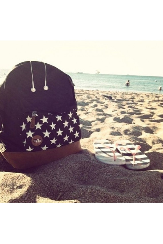 Originaalne ja trendikas Mi Pac seljakott "Stars Black"