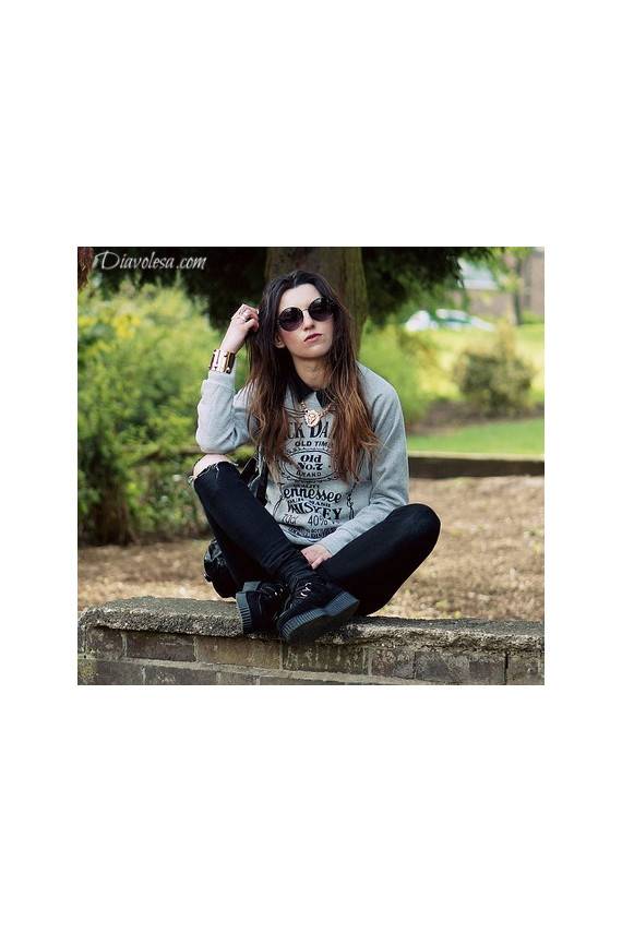 KAELAEHE "Lion on the Chain"