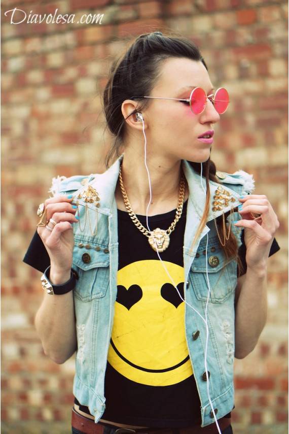 KAELAEHE "Lion on the Chain"