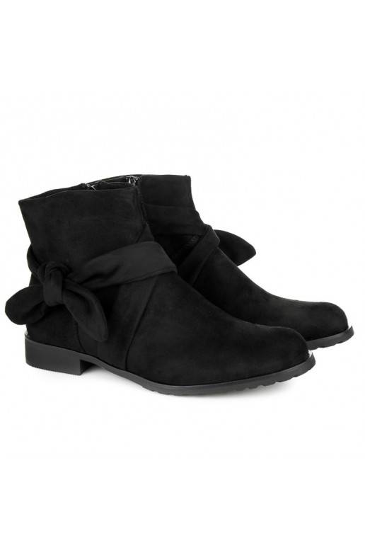 Kunstlikust sametist mustad saapad IDEAL SHOES ES8508B