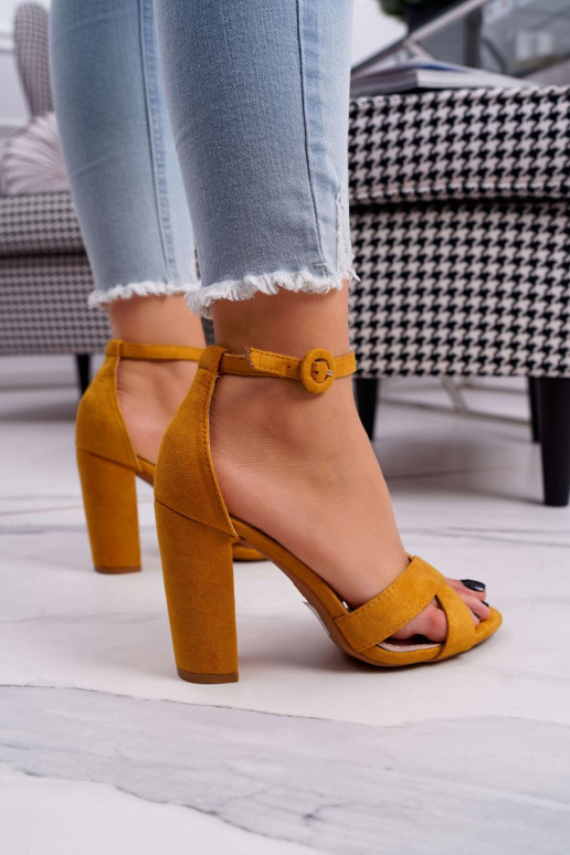 Naistesandaalid Kollased Telmen