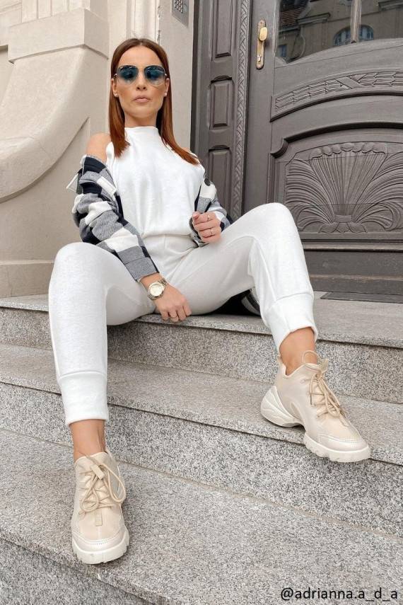 Moekad vabaajajalatsid beeži värvi Born This Way