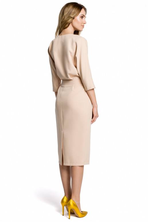 Naiste võtmeauguga kleit kreemikas...