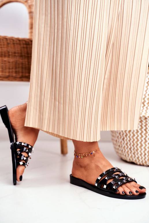   Plätud mustad kummist neetidega Patty