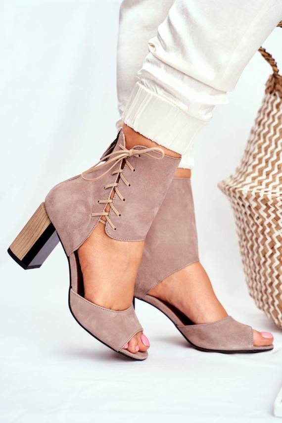 Naistesandaalid  beeži värvi seemisnakhsed 04122-04