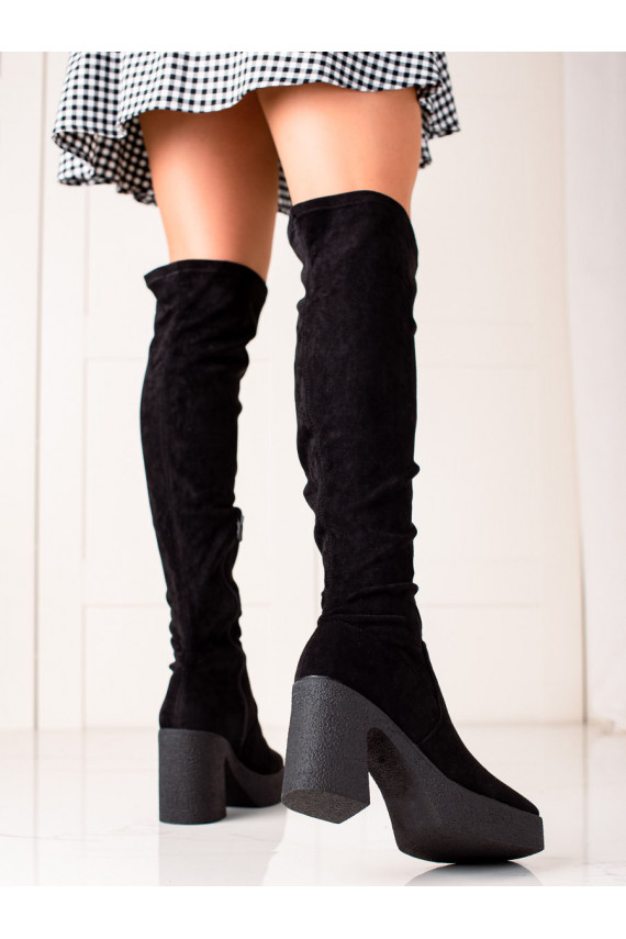 Moekad pika säärega saapad platvormiga 