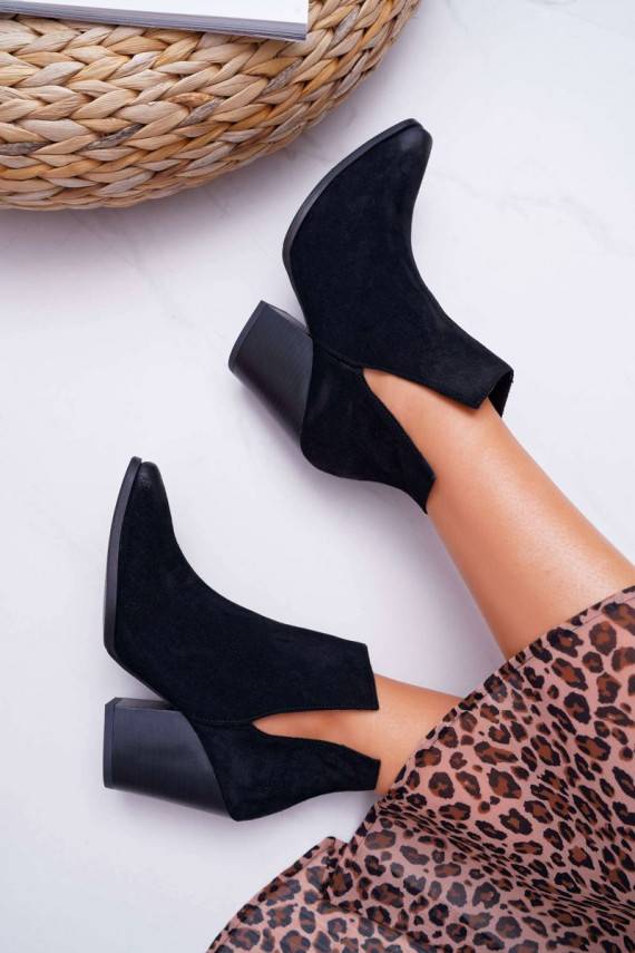 Naiste poolsaapad kõrge jämeda kontsaga  Naturaalsest nahast mustad Nicole 2430