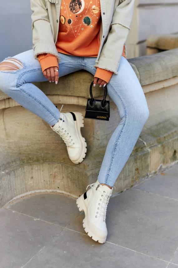 Naiste poolsaapad Elevandiluu värvi Larina