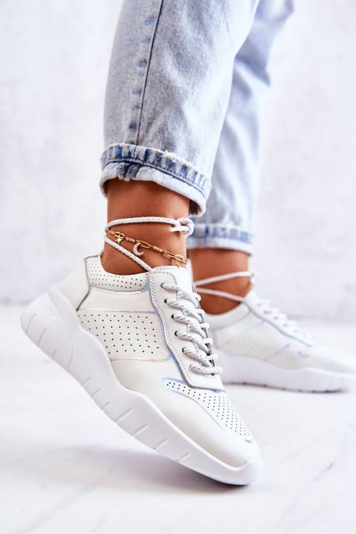 Klassikalise mudeli   Sneakers tüüpi jalanõud valget värvi Carly