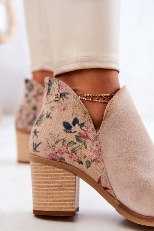 Naiste poolsaapad  kõrge jämeda kontsaga  Elevandiluu värvi 04492