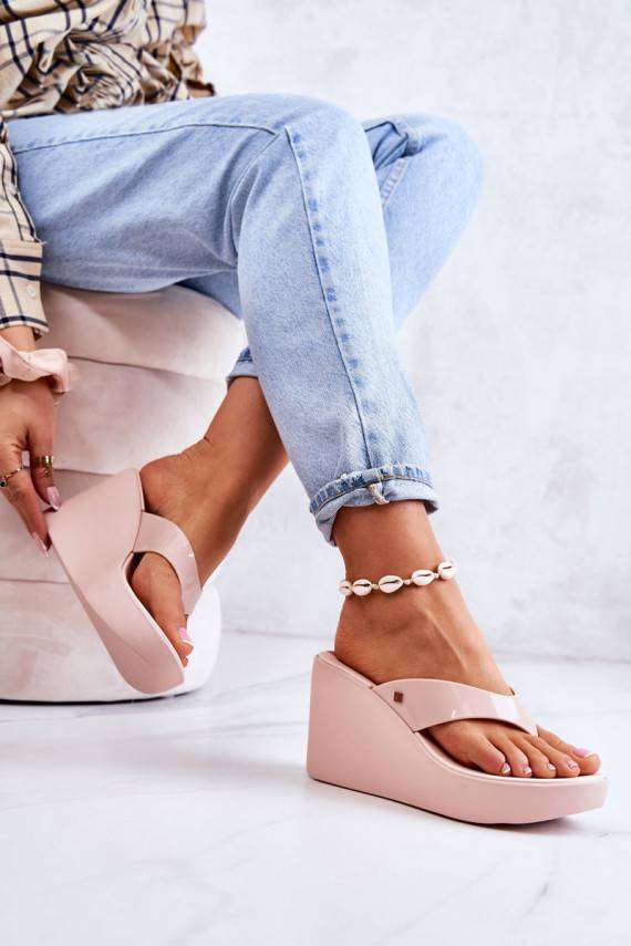   Plätud moodsad varbavahe-sandaalid platvormiga  HH285294 Nude