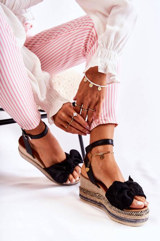 Seemisnahksed platvormkingad mustad Natina