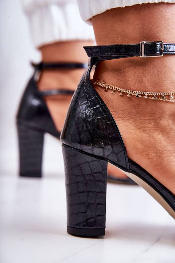   Naistesandaalid  läikivad mustad Ramona