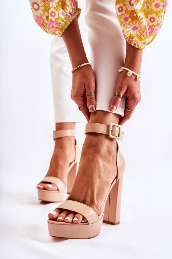   sandaalid kõrge jämeda kontsaga beeži värvi Medanos