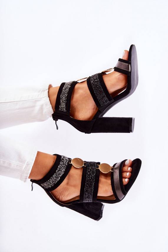 Naistesandaalid kõrge jämeda kontsaga mustad Laurita