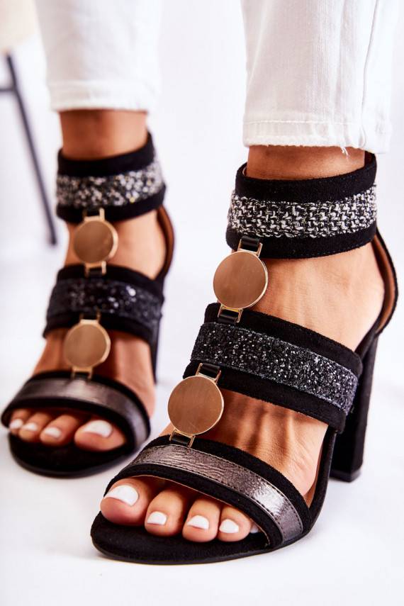 Naistesandaalid kõrge jämeda kontsaga mustad Laurita